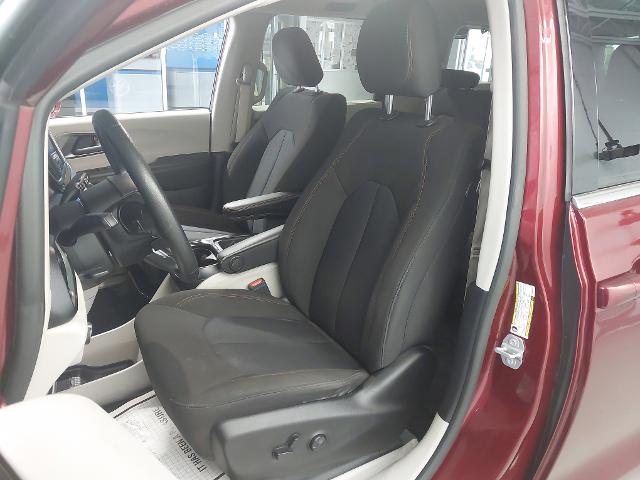 2020 Chrysler Pacifica Vehicle Photo in WENTZVILLE, MO 63385-1017