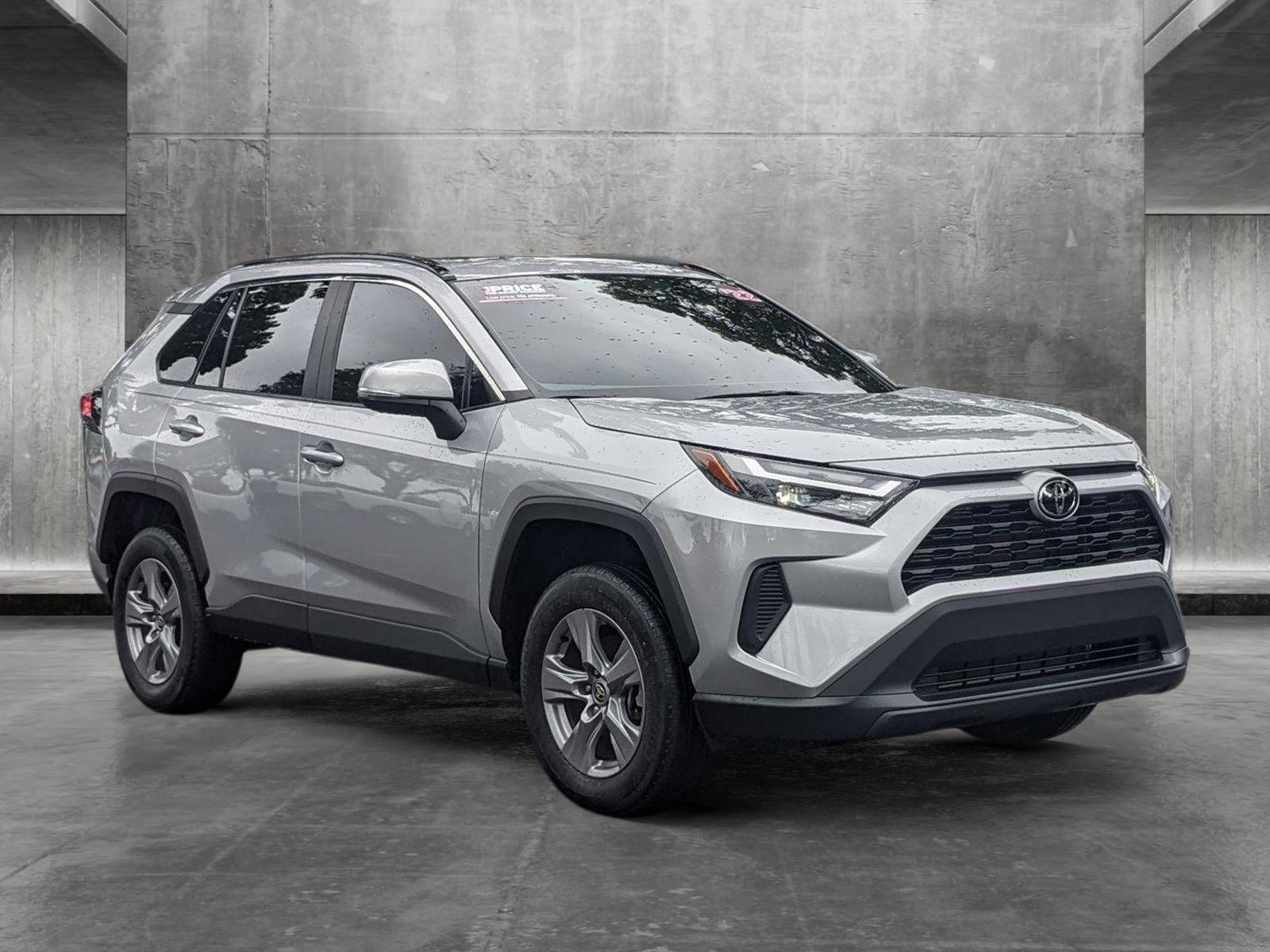 2022 Toyota RAV4 Vehicle Photo in GREENACRES, FL 33463-3207