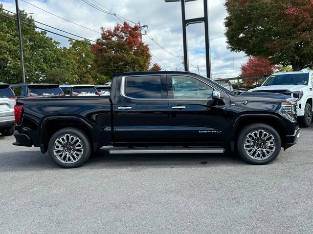 2025 GMC Sierra 1500 Vehicle Photo in LOWELL, MA 01852-4336