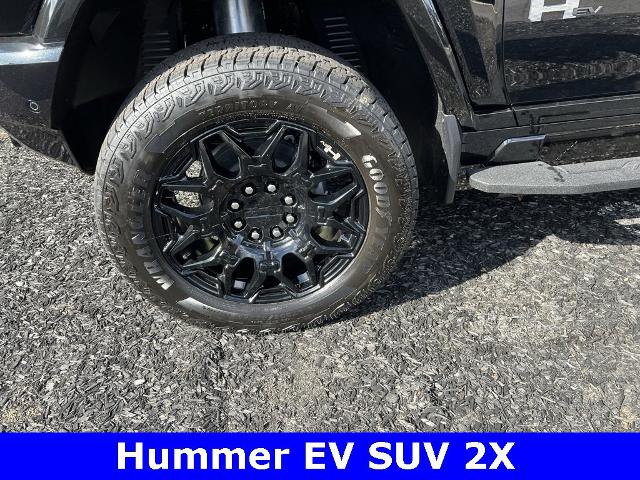 2025 GMC HUMMER EV SUV Vehicle Photo in CHICOPEE, MA 01020-5001