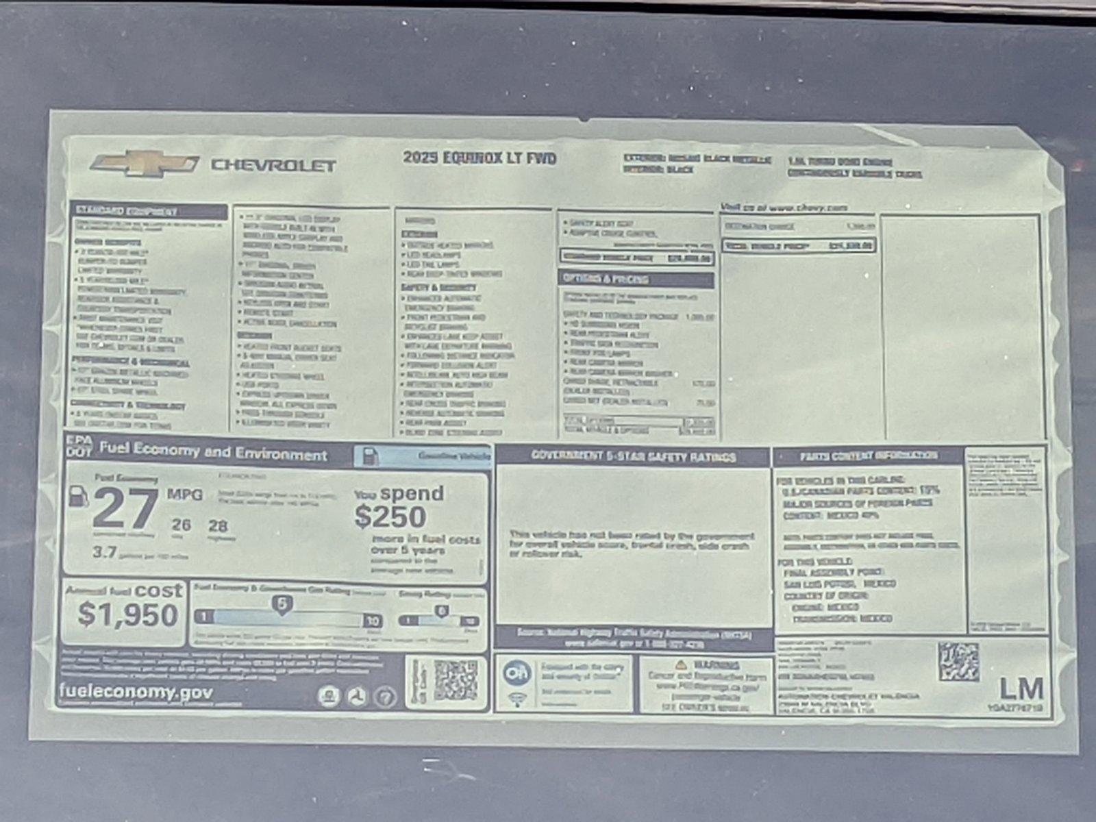 2025 Chevrolet Equinox Vehicle Photo in VALENCIA, CA 91355-1705