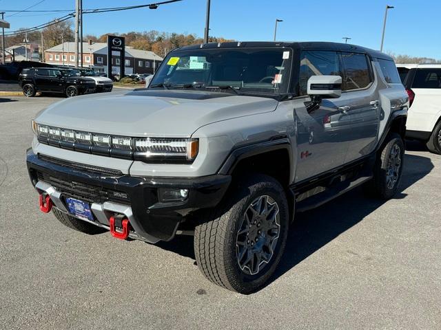 2025 GMC HUMMER EV SUV Vehicle Photo in LOWELL, MA 01852-4336