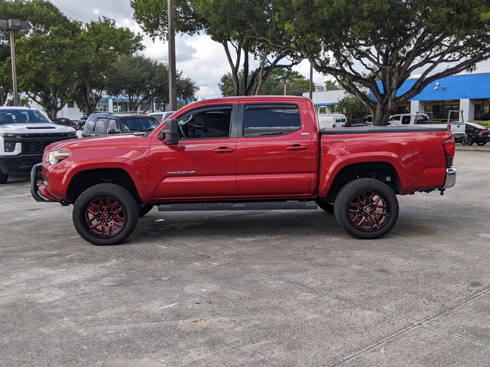 2021 Toyota Tacoma 2WD Vehicle Photo in PEMBROKE PINES, FL 33024-6534