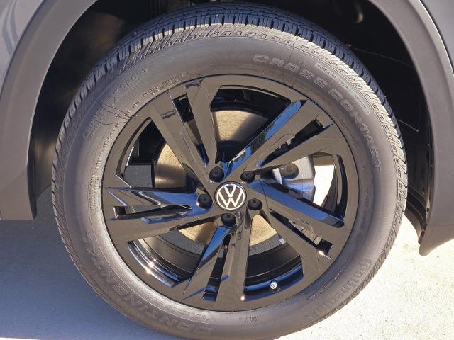 2025 Volkswagen Atlas Cross Sport Vehicle Photo in WEATHERFORD, TX 76087