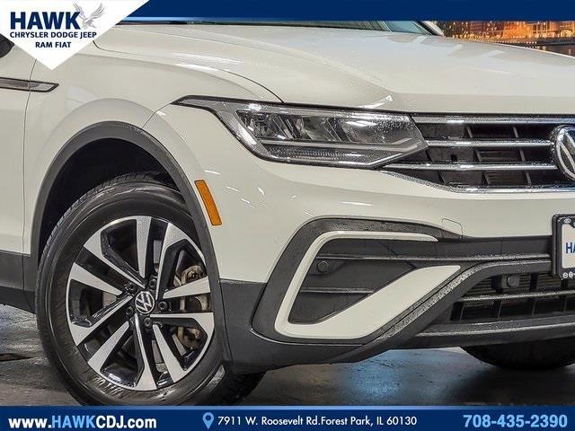 2024 Volkswagen Tiguan Vehicle Photo in Saint Charles, IL 60174