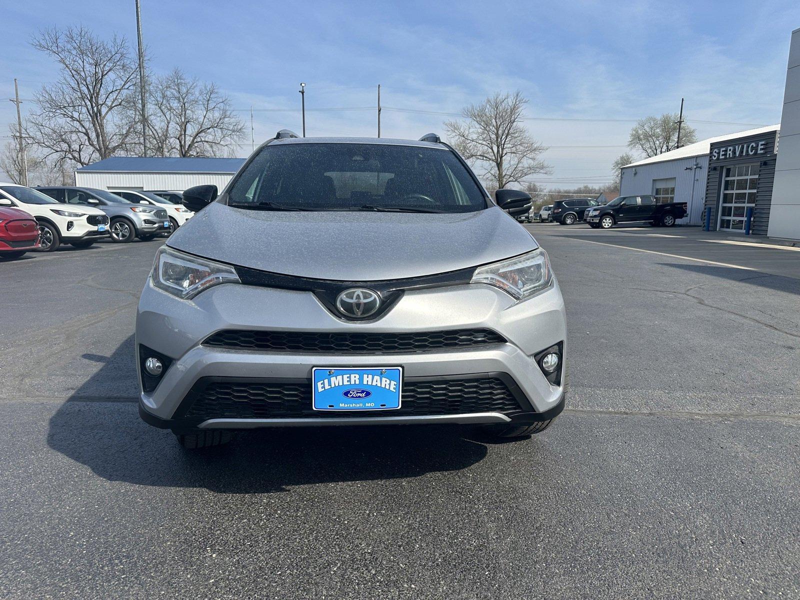 Used 2017 Toyota RAV4 SE with VIN 2T3JFREV7HW627247 for sale in Marshall, MO