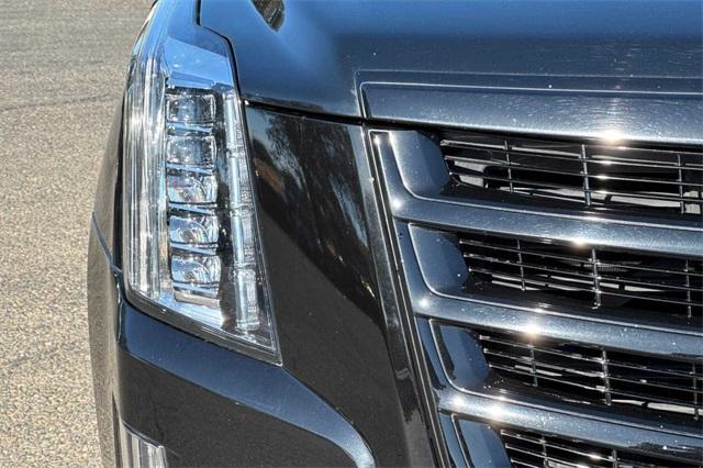 2020 Cadillac Escalade Vehicle Photo in ELK GROVE, CA 95757-8703