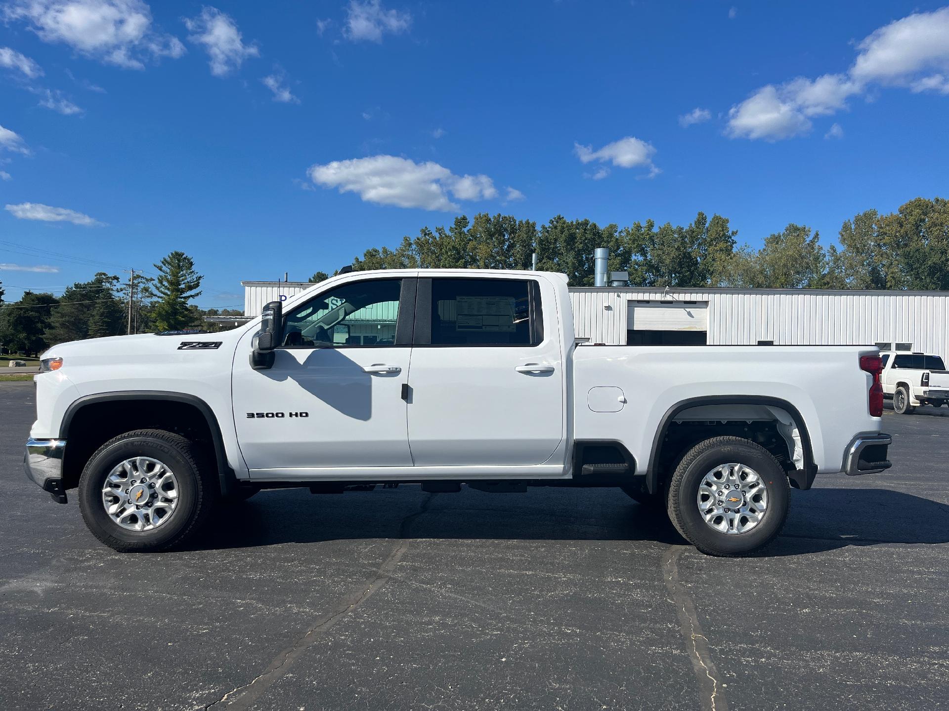 2025 Chevrolet Silverado 3500 HD Vehicle Photo in CLARE, MI 48617-9414