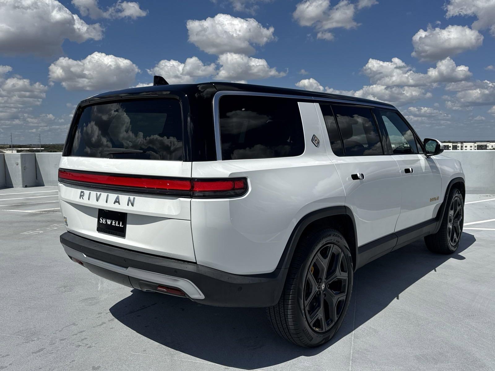 2023 Rivian R1S Vehicle Photo in AUSTIN, TX 78717