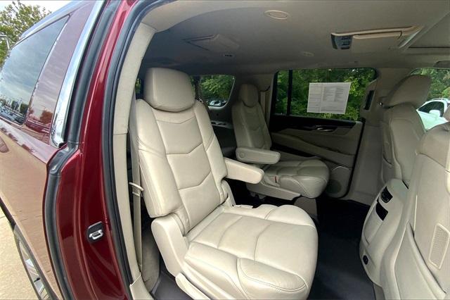 2017 Cadillac Escalade ESV Vehicle Photo in KANSAS CITY, MO 64114-4545