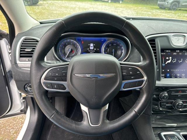 2020 Chrysler 300 Vehicle Photo in MEDINA, OH 44256-9631