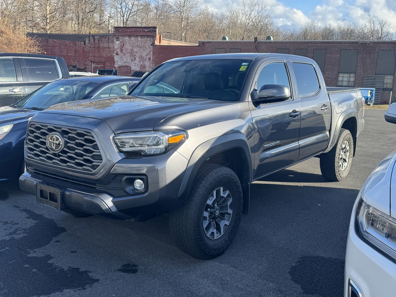 2023 Toyota Tacoma 4WD Vehicle Photo in LEOMINSTER, MA 01453-2952