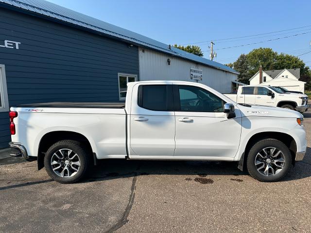 Used 2022 Chevrolet Silverado 1500 LT with VIN 1GCRDDED2NZ507810 for sale in Colfax, WI