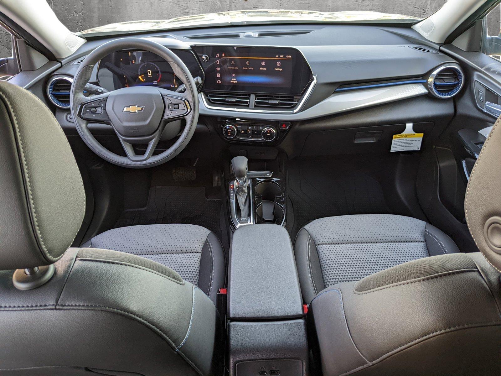 2025 Chevrolet Trax Vehicle Photo in VALENCIA, CA 91355-1705