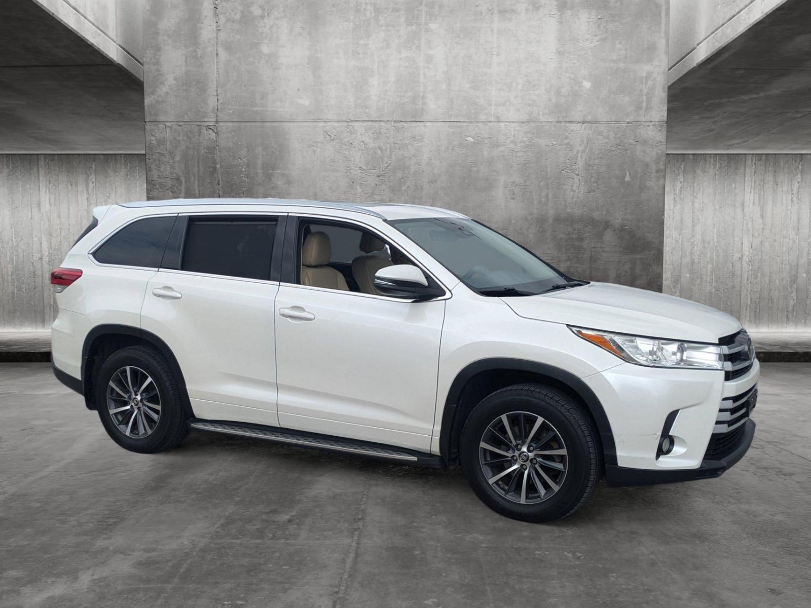 2017 Toyota Highlander Vehicle Photo in Corpus Christi, TX 78415