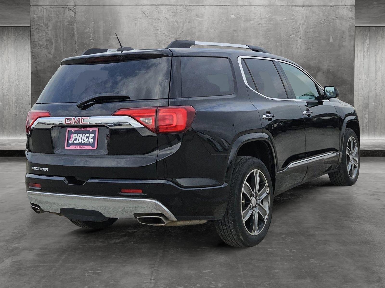 2017 GMC Acadia Vehicle Photo in NORTH RICHLAND HILLS, TX 76180-7199