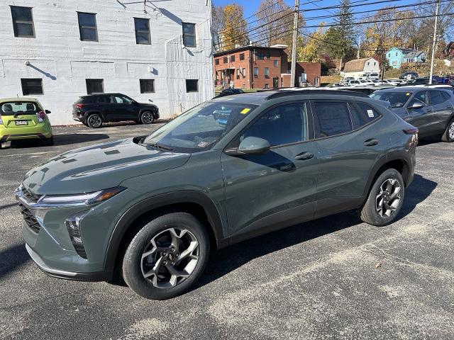 2025 Chevrolet Trax Vehicle Photo in INDIANA, PA 15701-1897