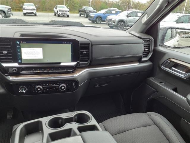 2024 Chevrolet Silverado 1500 Vehicle Photo in EMPORIA, VA 23847-1235