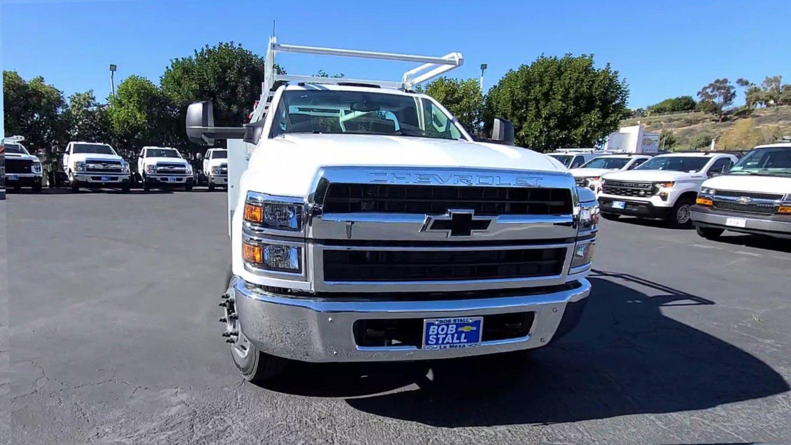 2022 Chevrolet Silverado Chassis Cab Vehicle Photo in LA MESA, CA 91942-8211