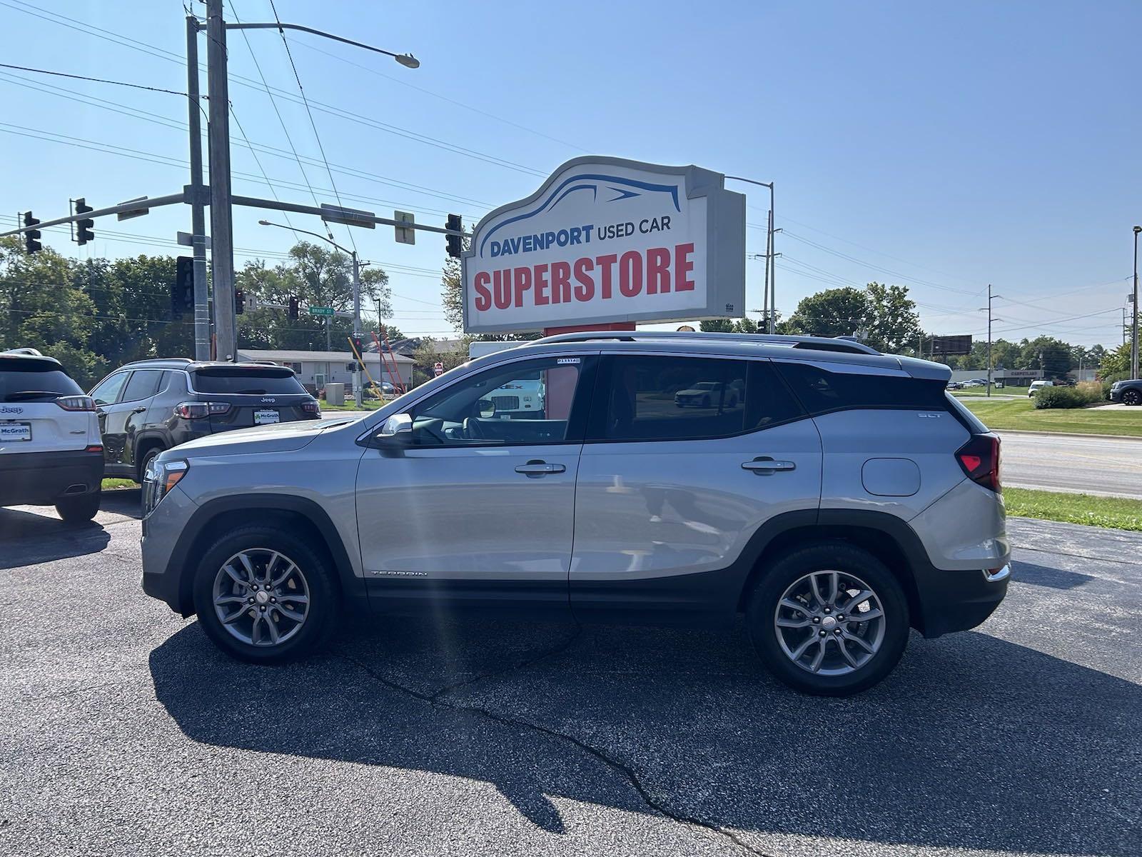 2023 GMC Terrain Vehicle Photo in Cedar Rapids, IA 52402