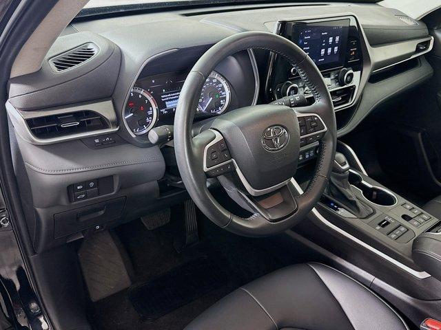 2024 Toyota Highlander Vehicle Photo in Flemington, NJ 08822