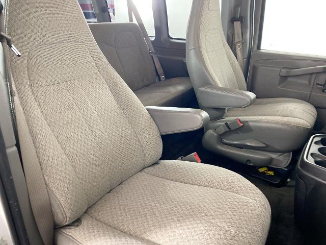 2018 Chevrolet Express Passenger Vehicle Photo in ALLIANCE, OH 44601-4622