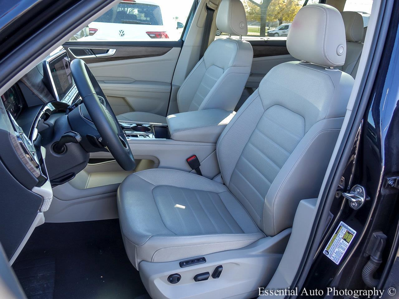 2024 Volkswagen Atlas Vehicle Photo in Plainfield, IL 60586