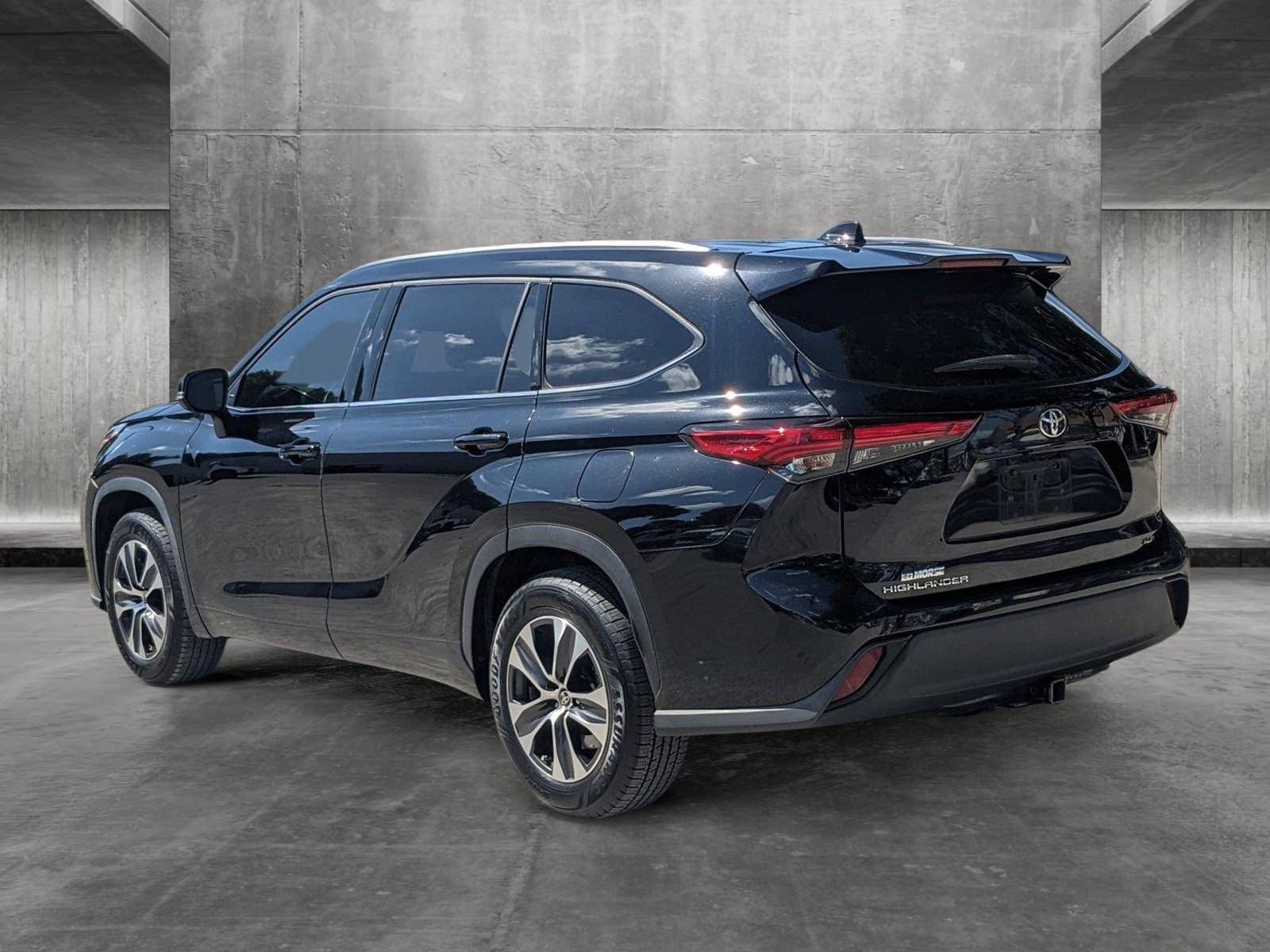 2020 Toyota Highlander Vehicle Photo in GREENACRES, FL 33463-3207