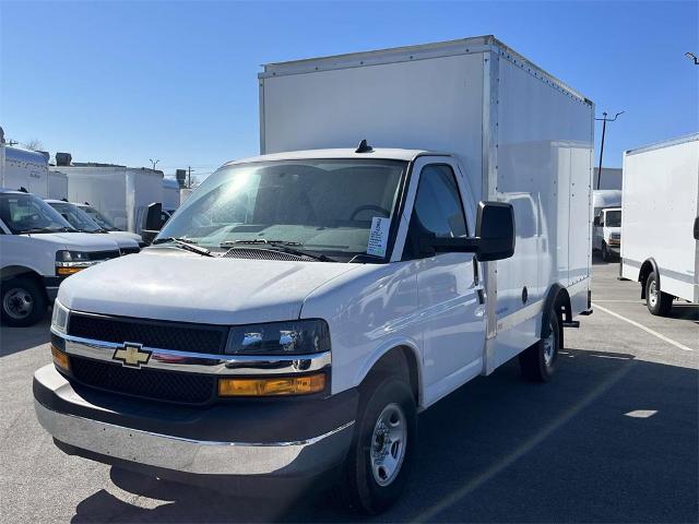 2023 Chevrolet Express Cutaway 3500 Vehicle Photo in ALCOA, TN 37701-3235