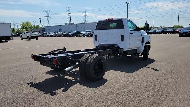 2024 Chevrolet Silverado Chassis Cab Vehicle Photo in JOLIET, IL 60435-8135