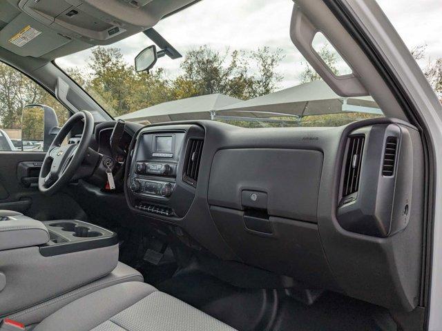 2023 Chevrolet Silverado Chassis Cab Vehicle Photo in SELMA, TX 78154-1460