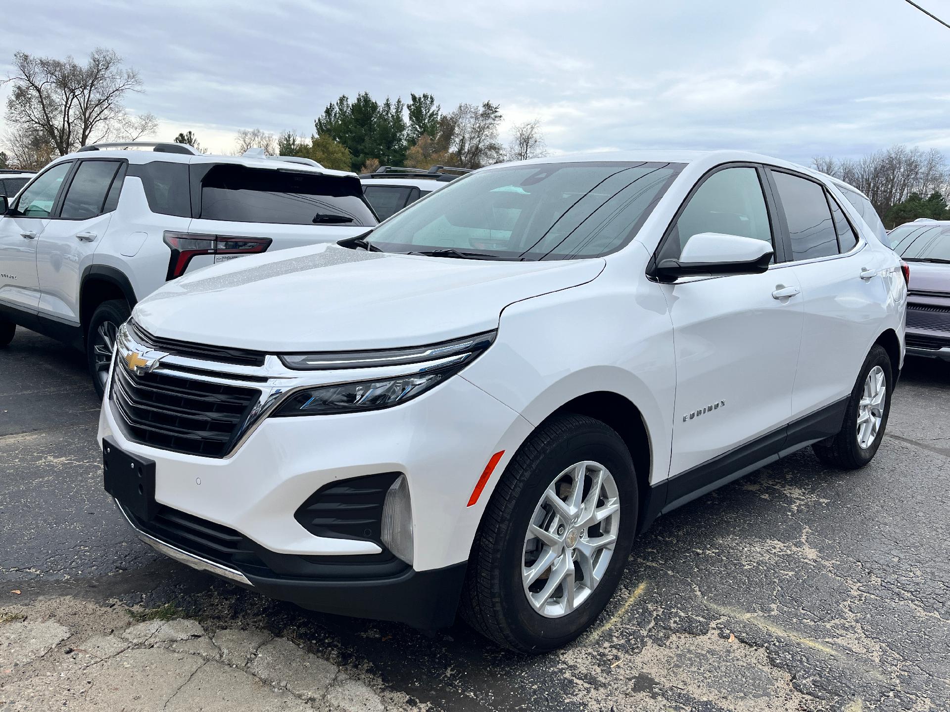 2024 Chevrolet Equinox Vehicle Photo in CLARE, MI 48617-9414