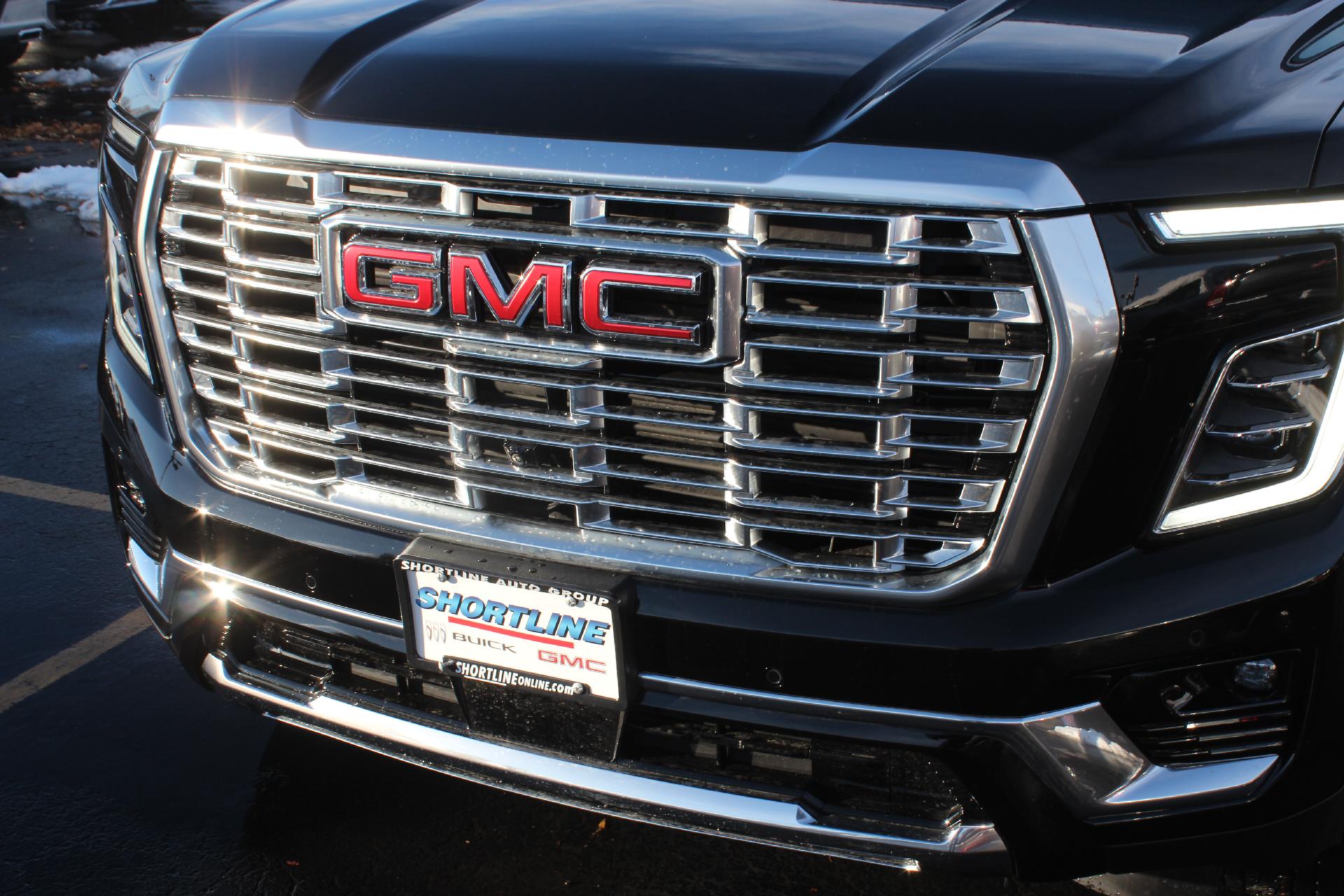 2025 GMC Yukon XL Vehicle Photo in AURORA, CO 80012-4011