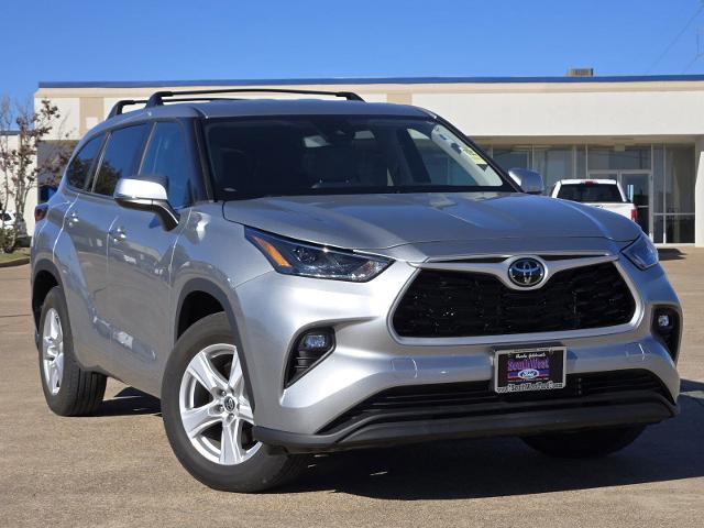 2023 Toyota Highlander Vehicle Photo in Weatherford, TX 76087