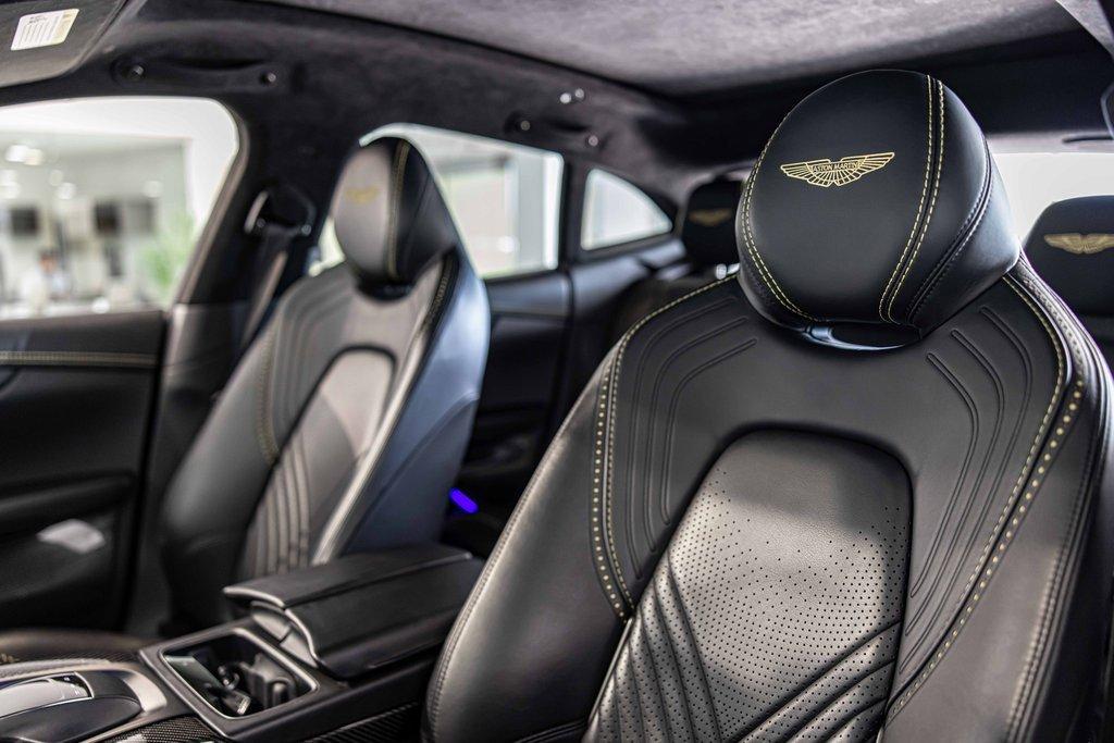 2021 Aston Martin DBX Vehicle Photo in Saint Charles, IL 60174