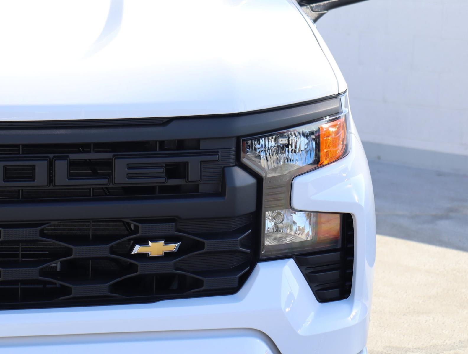 2025 Chevrolet Silverado 1500 Vehicle Photo in LOS ANGELES, CA 90007-3794