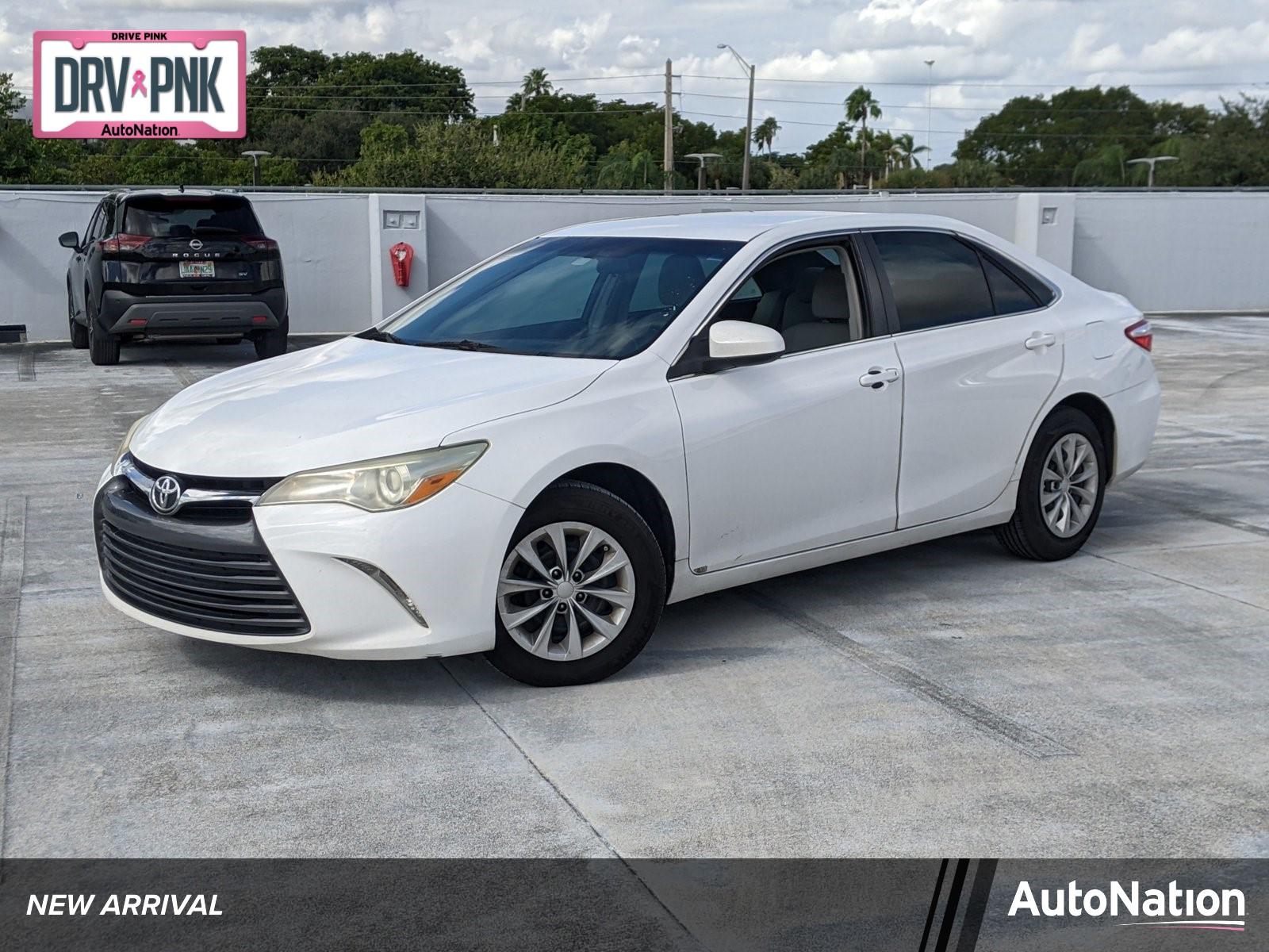 2015 Toyota Camry Vehicle Photo in Pembroke Pines , FL 33084