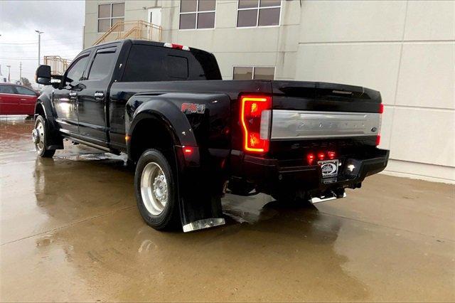 2017 Ford SUPER DUTY F-45 Vehicle Photo in TOPEKA, KS 66609-0000