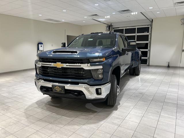 2025 Chevrolet Silverado 3500 HD Vehicle Photo in CROSBY, TX 77532-9157