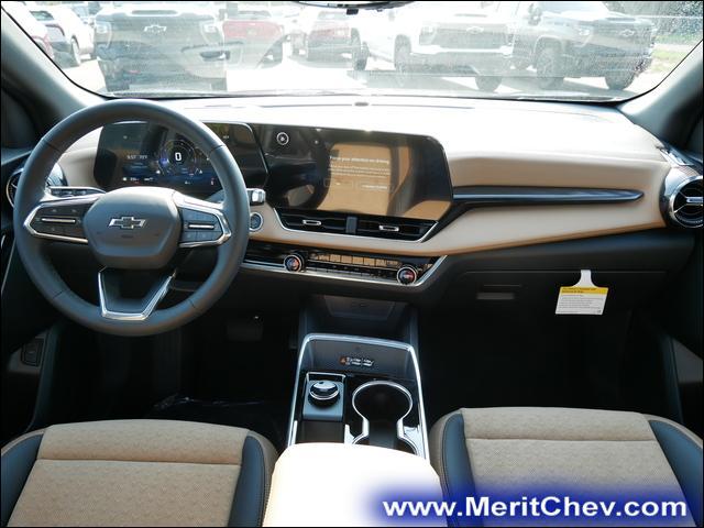 2025 Chevrolet Equinox Vehicle Photo in MAPLEWOOD, MN 55119-4794