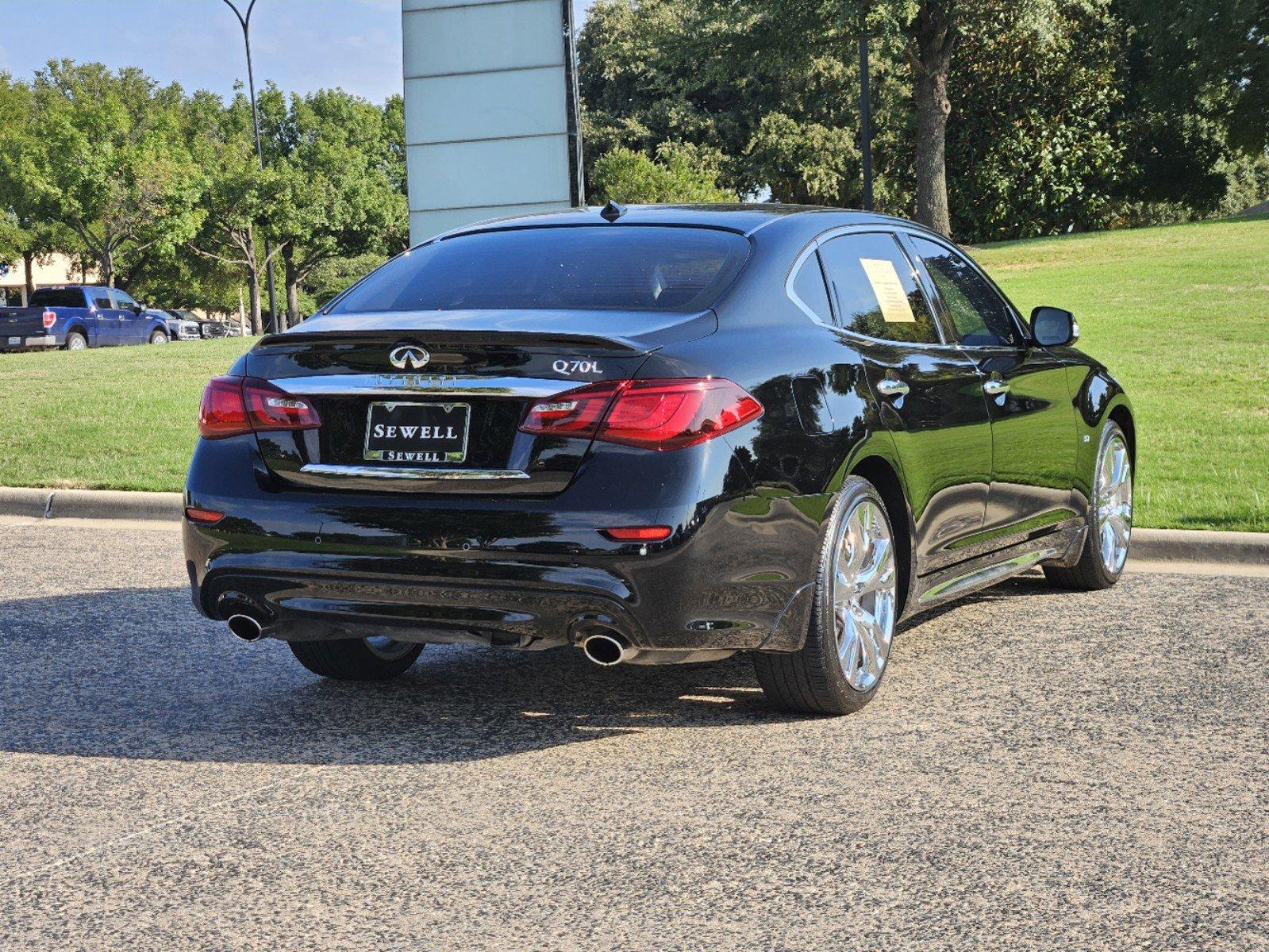 2017 INFINITI Q70L Vehicle Photo in Fort Worth, TX 76132