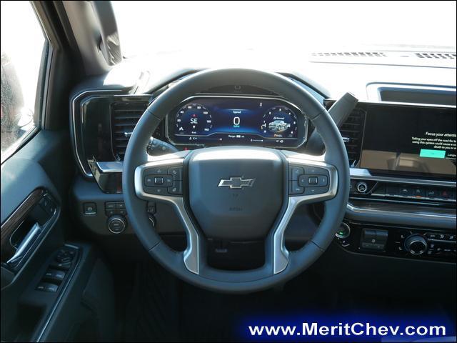 2024 Chevrolet Silverado 1500 Vehicle Photo in MAPLEWOOD, MN 55119-4794