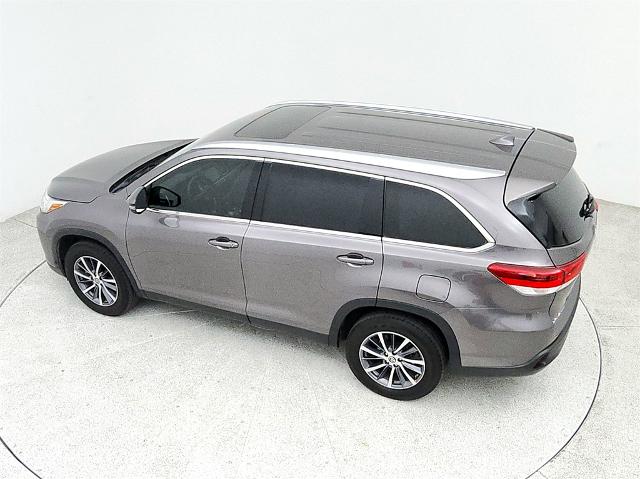 2019 Toyota Highlander Vehicle Photo in Grapevine, TX 76051