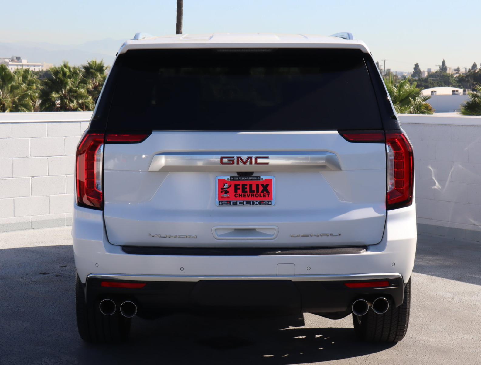 2024 GMC Yukon Vehicle Photo in LOS ANGELES, CA 90007-3794