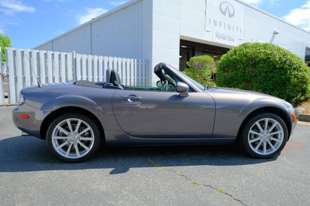 Used 2006 Mazda MX-5 Miata Base with VIN JM1NC25F560120181 for sale in Midlothian, VA