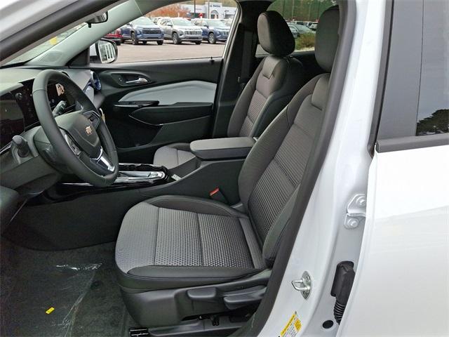 2025 Chevrolet Trax Vehicle Photo in BERLIN, MD 21811-1121