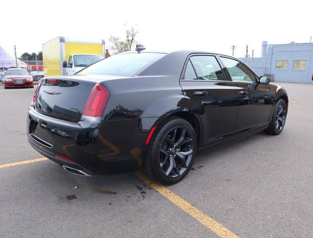 2022 Chrysler 300 Vehicle Photo in DETROIT, MI 48207-4102