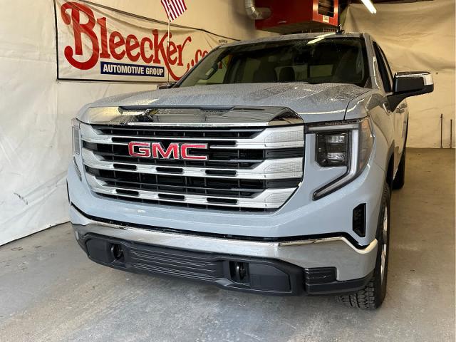 2024 GMC Sierra 1500 Vehicle Photo in RED SPRINGS, NC 28377-1640