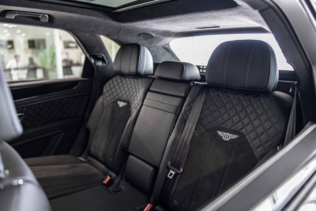 2022 Bentley Bentayga Vehicle Photo in Saint Charles, IL 60174