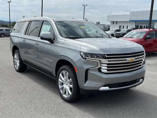 2024 Chevrolet Suburban Vehicle Photo in ALCOA, TN 37701-3235